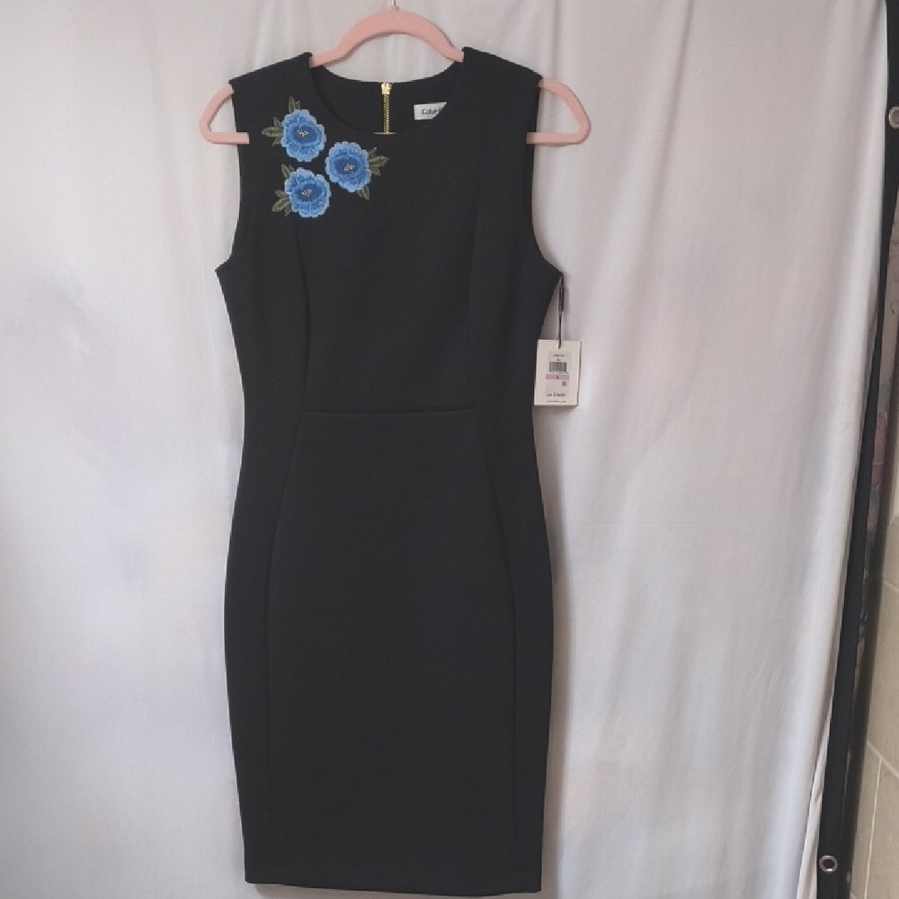 Elegant Black Dress with Blue Floral Accents - Picture 2 of 12